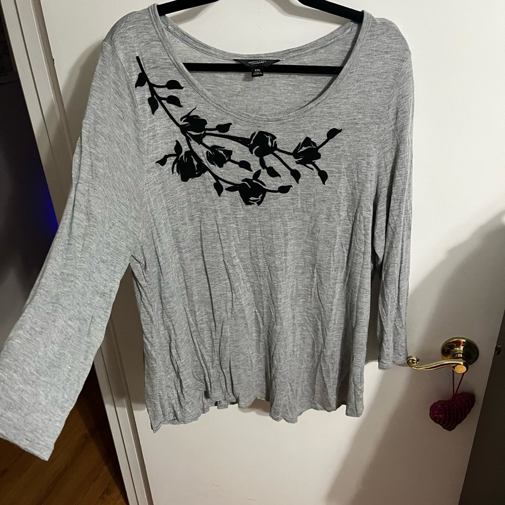 🖤 XXL Simply Vera Gray Floral Women's Top
